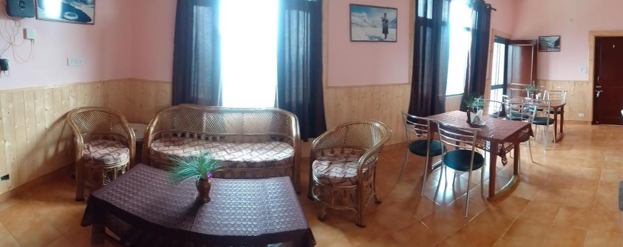 Thakur Homes- Couple And Family Friendly Homestay Шимла Экстерьер фото