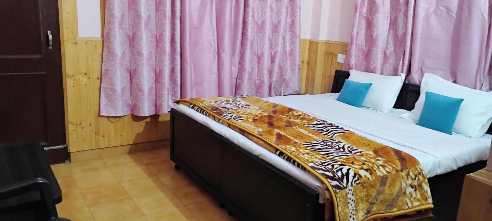 Thakur Homes- Couple And Family Friendly Homestay Шимла Экстерьер фото