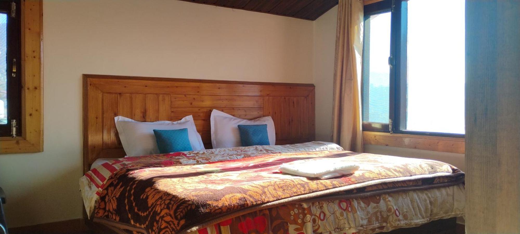 Thakur Homes- Couple And Family Friendly Homestay Шимла Экстерьер фото